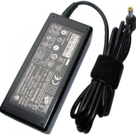 Fujitsu Lifebook 65W AC adapter UH552